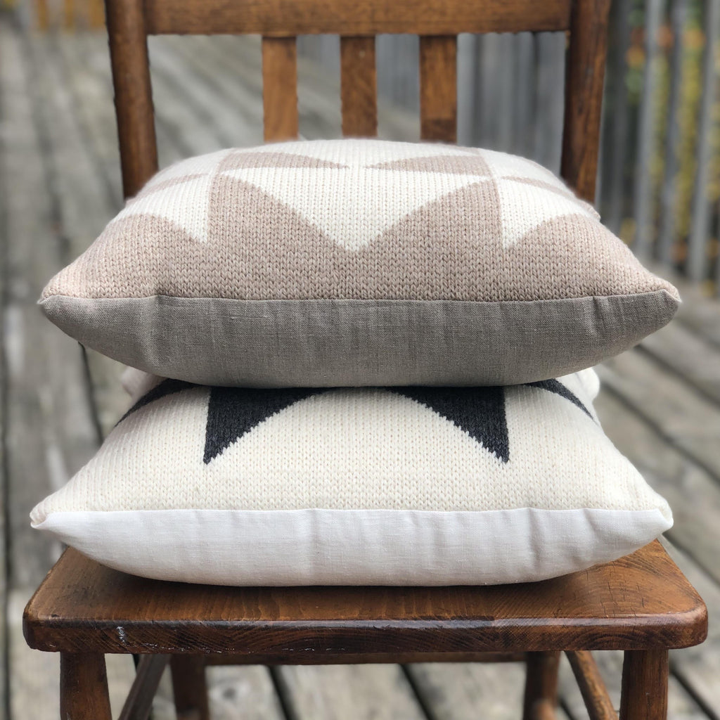 Ravelry: Quilt Block Pillow pattern by Maren Shallman